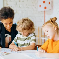 nounou à domicile et enfants