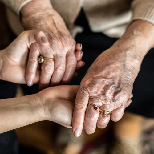 confiance entre auxiliaire de vie et senior